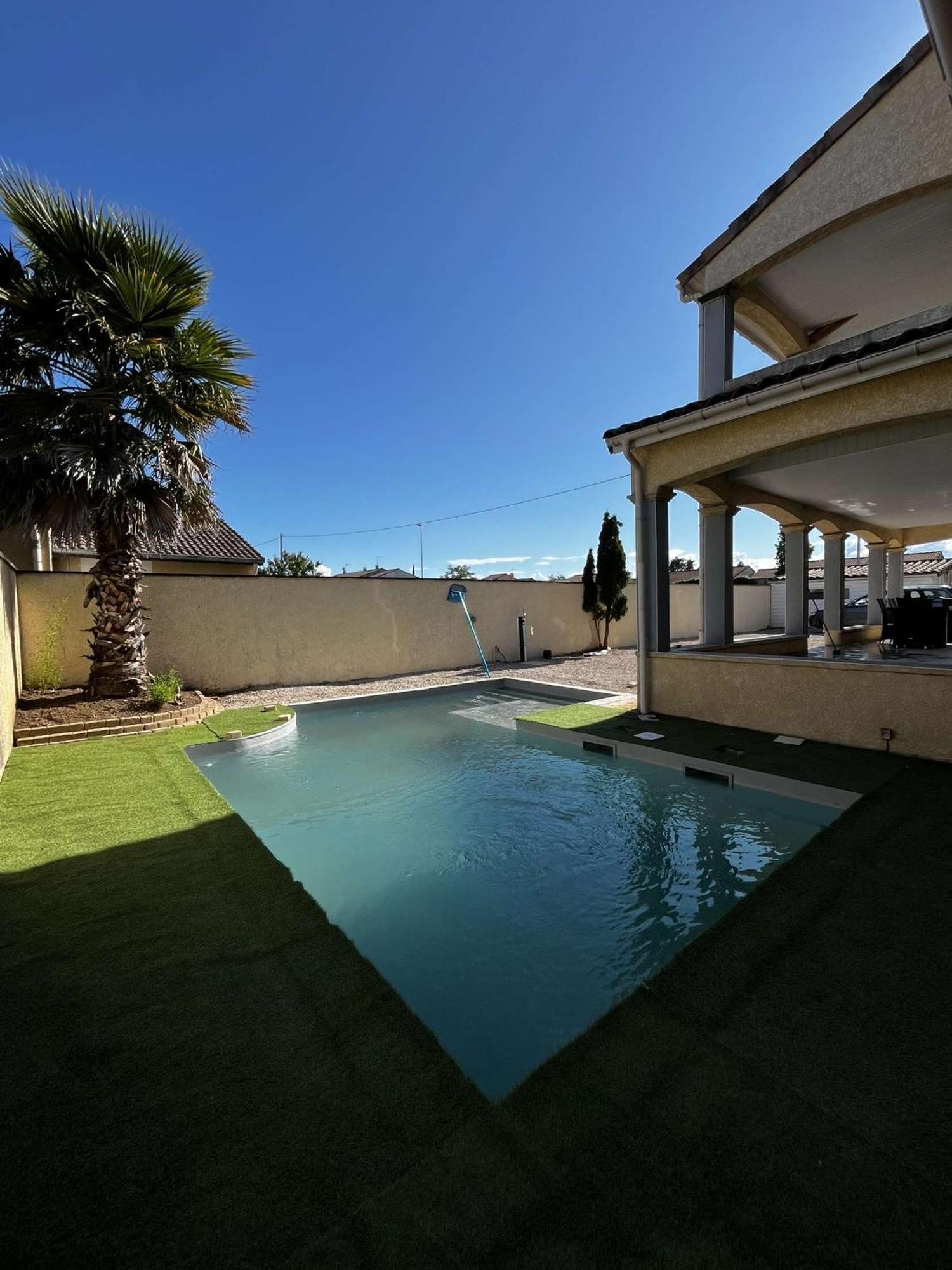 Villa Contemporaine Avec Piscine Romans-sur-Isère Exterior foto
